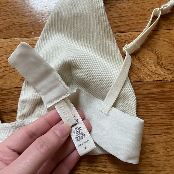 SKIMS Cotton Rib Plunge Bralette and Brief Set - Picture 3 of 4